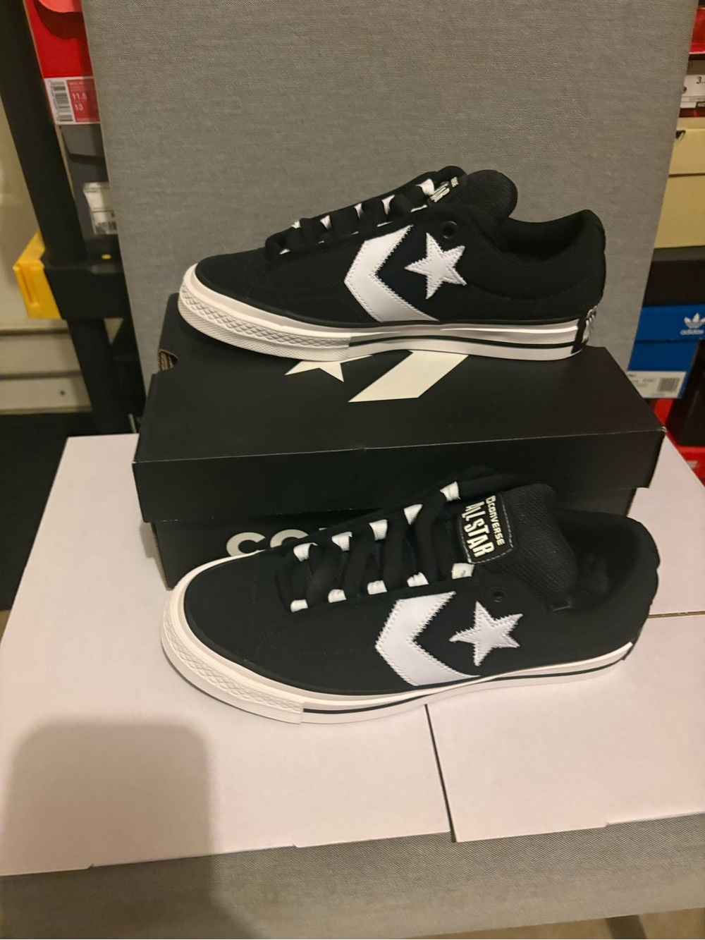 Converse Mens 'size 8 Black & White Star Low-Top Sneakers